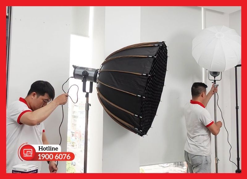 Điều chỉnh đèn chính lệch 45° khi livestream