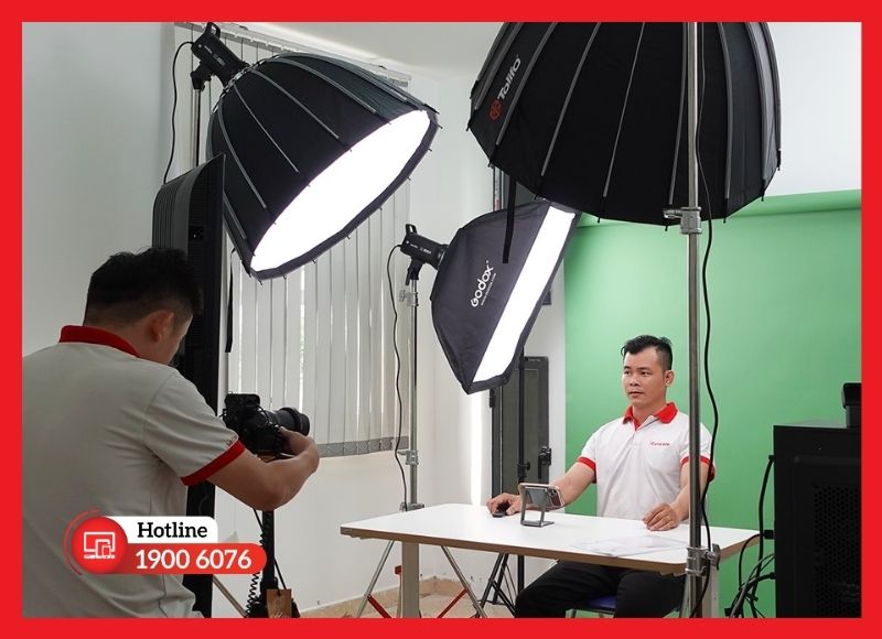 Kiểm tra thiết bị và âm thanh trước giờ livestream