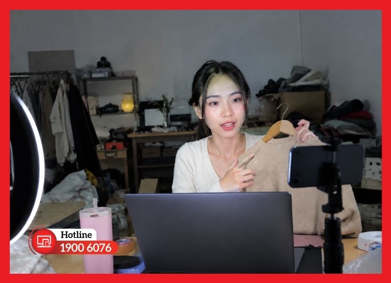 Phông nền lộn xộn, thiếu ánh sáng hoặc thiếu nhận diện thương hiệu