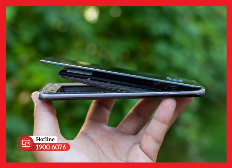 Bị va đập mạnh là nguyên nhân khiến iPhone phồng pin 