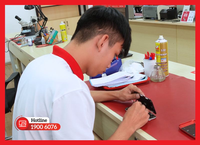 Dịch vụ sửa màn hình iPhone uy tín tại iCare Center