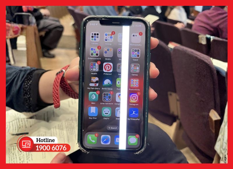 Dấu hiệu nhận biết màn hình iPhone bị sọc thường gặp