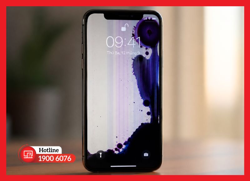 Màn hình iPhone bị chảy mực do vào nước hoặc ẩm