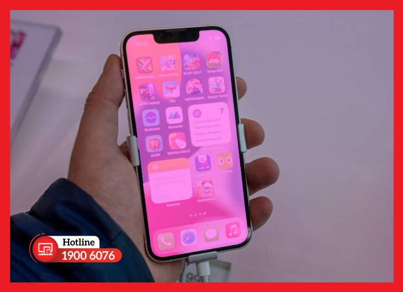 Hiện tượng màn hình iPhone bị ám hồng và biểu hiện hiển thị sai màu