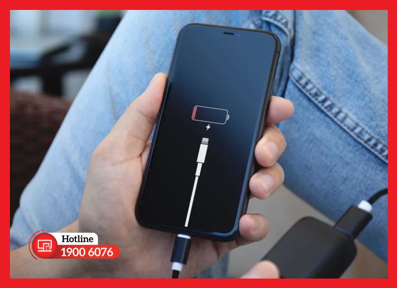 Kiểm tra pin và sạc khi iPhone bị loạn cảm ứng