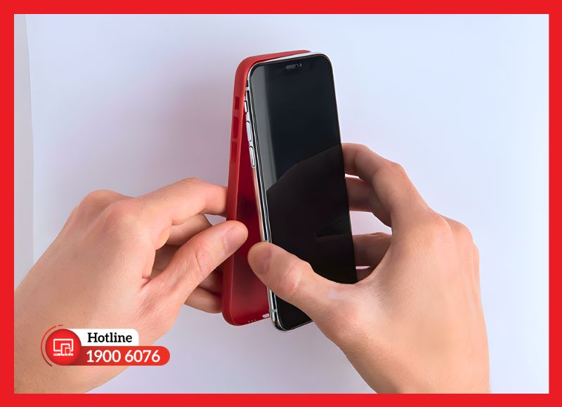 Tháo ốp lưng và cường lực để kiểm tra lỗi cảm ứng