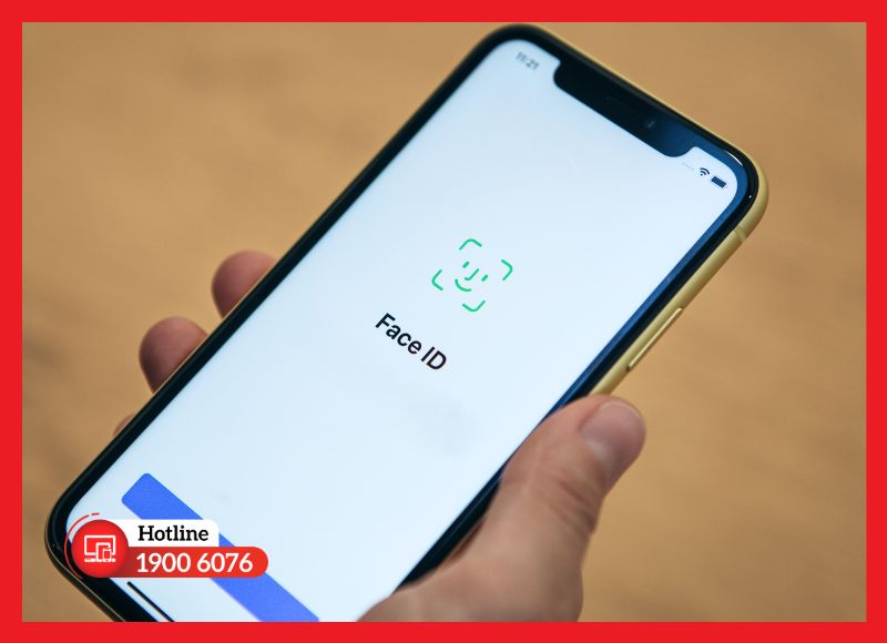 Test Face ID thực tế khi mở khóa và xác thực ứng dụng