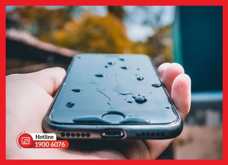 iPhone từng rơi rớt hoặc vào nước nên sao lưu dữ liệu trước khi thay pin